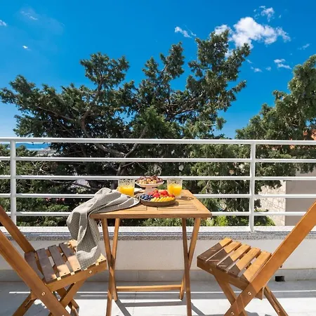 M6 * Makarska