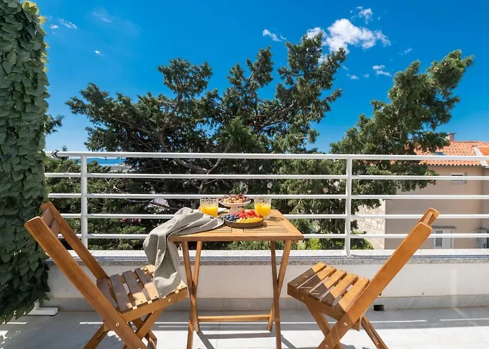 M6 * Makarska