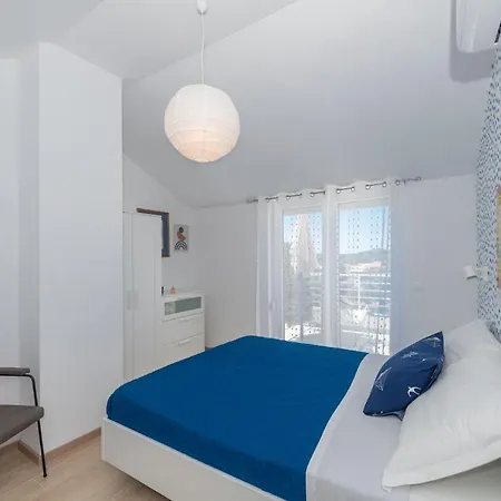 M6 * Макарска